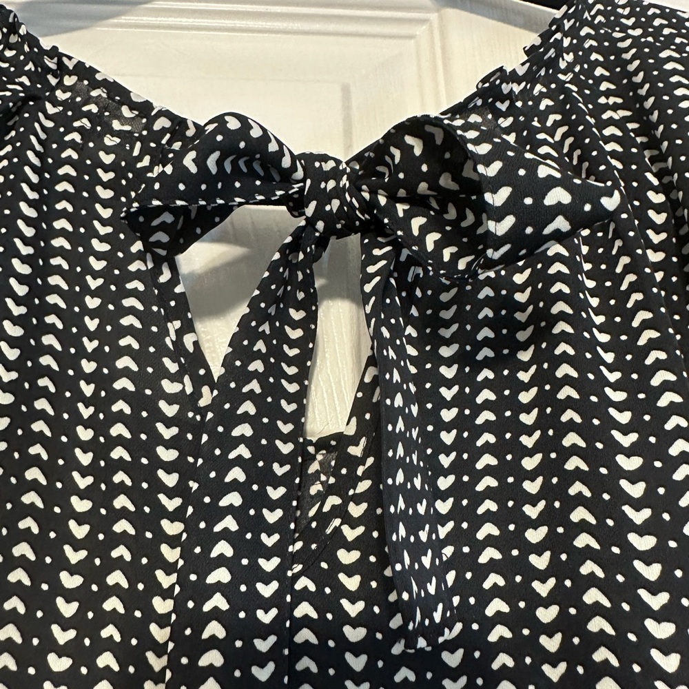 LC Lauren Conrad Women’s Scoop Neck Flutter Sleeve Blouse - Size M - Picture 3 of 7